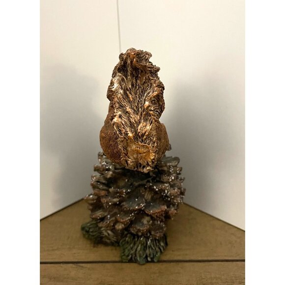 Squirrel Figurine Climbing Pinecone Hand-Painted Decor Collectible Cottagecore - Picture 4 of 4